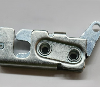 SCA0000491 Защелка для левой стороны каретки PW